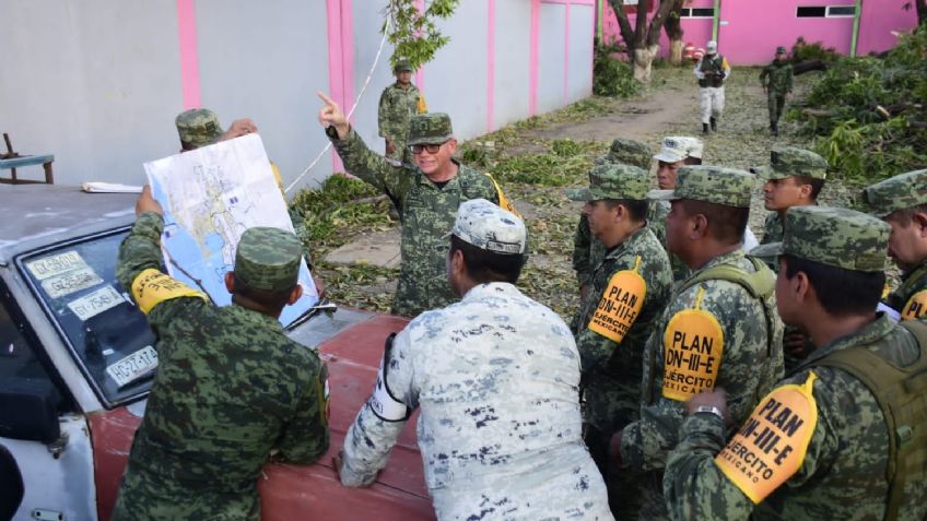 El Plan  DN-III avanza en Guerrero, la Sedena libera caminos y ayudar a buscar a los desaparecidos tras el paso "de Otis"