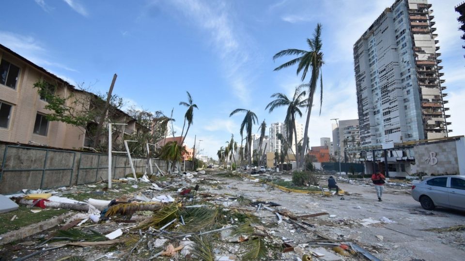 Gobierno de México manda más de 13 mil elementos del ejército para apoyar a la gente damnificada por el huracán