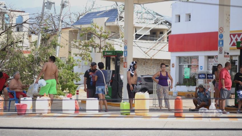 Salen de Acapulco para surtir gasolina en municipios vecinos