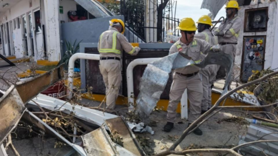 ya lograron reestablecer el 50% de las líneas de alta tensión dañadas