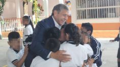 José Luis Urióstegui brinda apoyo a estudiantes de Cuernavaca