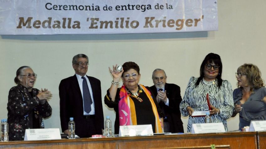 Ernestina Godoy recibe por parte de la Asociación Nacional de Abogados Democráticos, la “Medalla Emilio Krieger 2023”