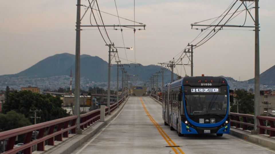 Este transporte registra un promedio diario de 100 mil personas usuarias.