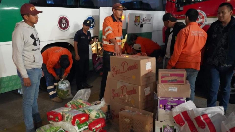 El equipo especializado lleva consigo, herramientas de trabajo adecuadas para labores de búsqueda y rescate