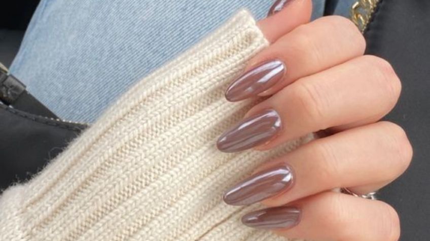 Uñas canela glaseadas, el diseño perfecto para llevar durante el otoño si quieres verte elegante