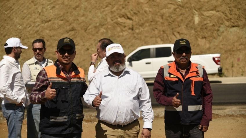 Nuño Lara supervisa obras en Autopista Barranca Larga-Ventanilla y en Aeropuerto Puerto Escondido