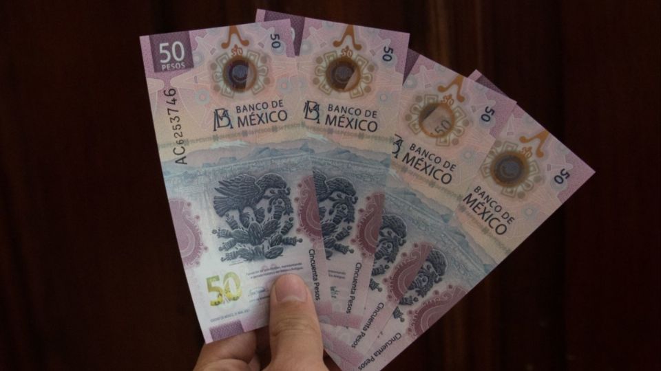 Este billete está hecho de polímero, un material de plástico de fácil manejo