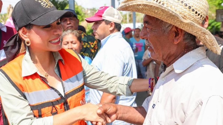 Evelyn Salgado acude a poblados de San Pedro Las Playas y El Bejuco con ayuda y víveres