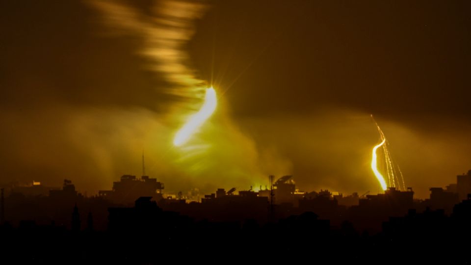 Los bombardeos siguieron durante la noche del viernes en la región.