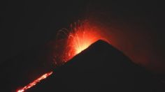 Imágenes sorprendentes: volcán Etna expulsa lava y cenizas sobre cielo siciliano