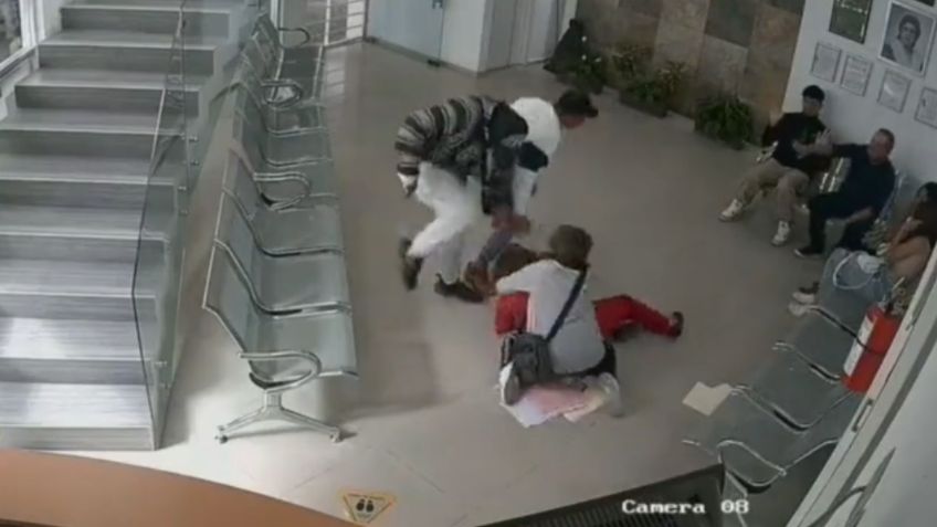 VIDEO: brutal asalto a mujer de la tercera edad en notaría de Puebla, le roban más de 100 mil pesos