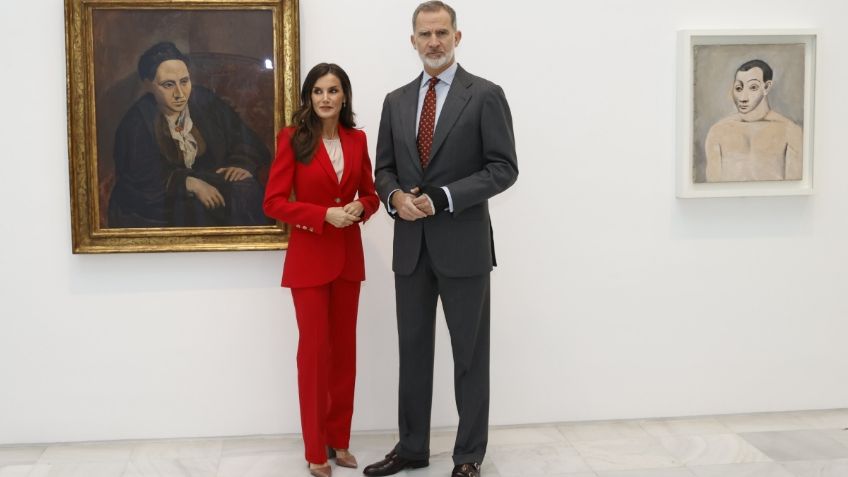 La reina Letizia se roba miradas con espectacular traje sastre rojo y lo encuentras en Shein en menos de 900 pesos