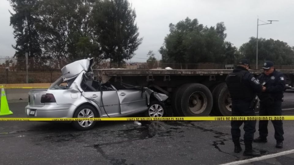 El accidente en la autopista Naucalpan-Ecatepec habría dejado al menos una persona sin vida.