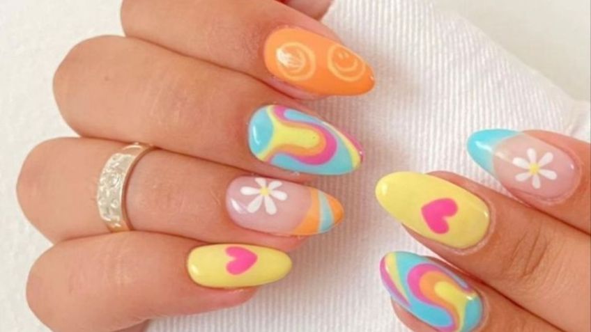 Llegaron las hippie nails, estos son los diseños más coloridos imprescindibles para cualquier temporada