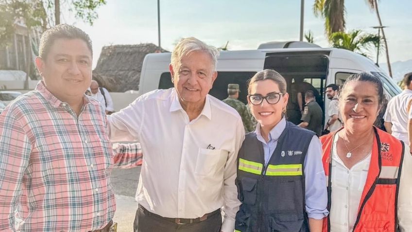 AMLO y Evelyn Salgado se reúnen en el Centro de Mando para la Atención de Efectos del Huracán "Otis"