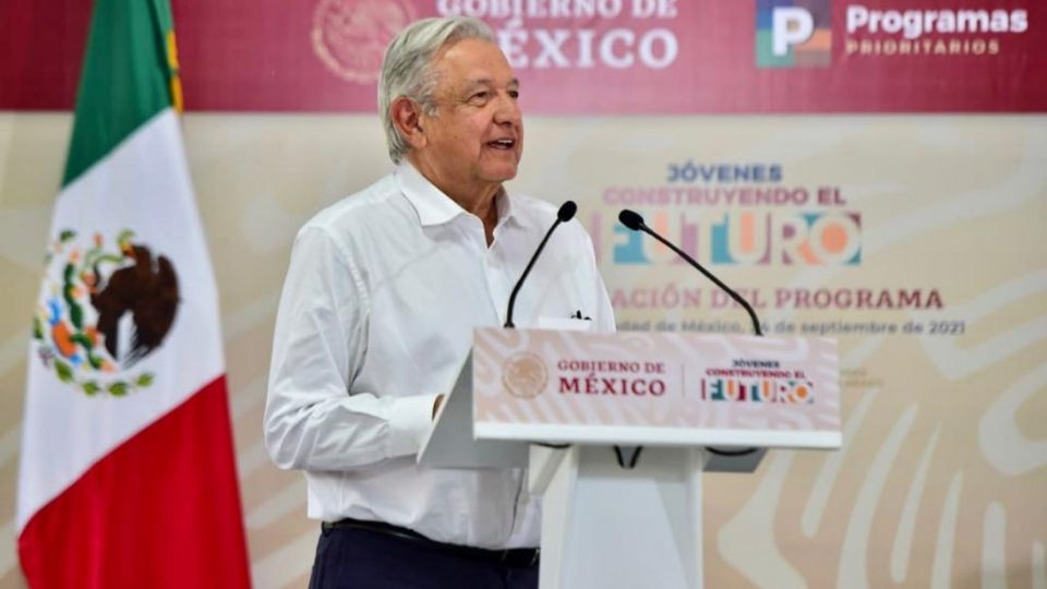 AMLO durante un evento del programa Jóvenes Construyendo el Futuro. Imagen de archivo.