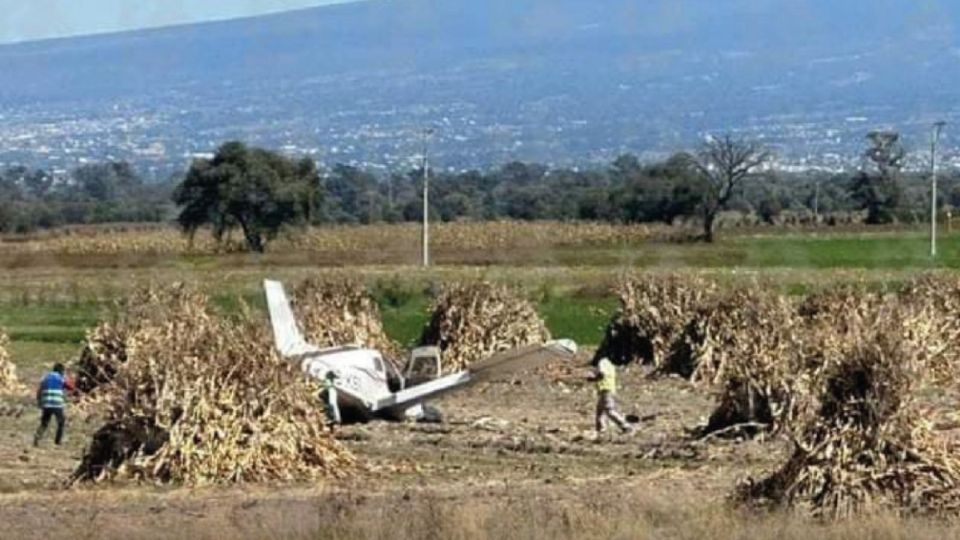 Las unidades de emergencia del Aeropuerto Internacional de Puebla se trasladaron hasta el punto del accidente.