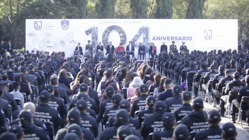 La policía de Investigación capitalina celebra su 104 aniversario reconociendo la labor de las y los detectives