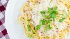 Spaguetti cremoso con jamón y queso, la receta más fácil y deliciosa para preparar en 20 minutos esta Navidad