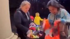 VIDEO: una familia se hace viral por llevarse todos los dulces de Halloween de una casa en Estados Unidos