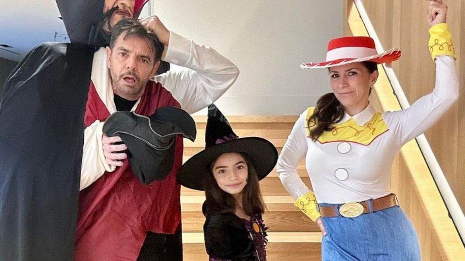 Eugenio Derbez regresó a las plataformas digitales acompañado de su esposa e hija menor