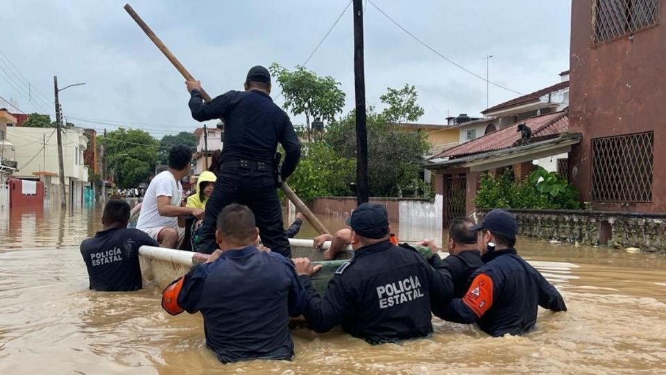 Elementos acudieron a las zonas afectadas para apoyar a las familias