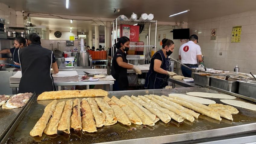 Aquí puedes comprar los famosos Machetes, las quesadillas gigantes de CDMX