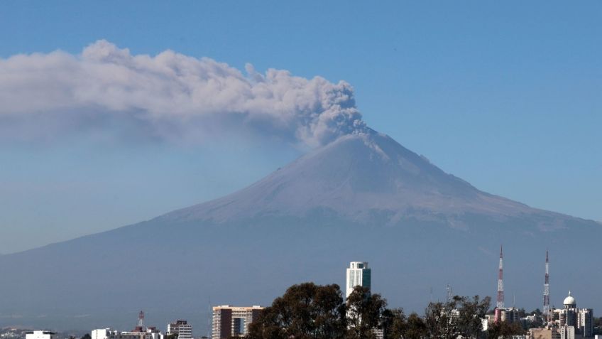 Actividad del Popocatépetl sigue en aumento, van 113 exhalaciones en las últimas 24 horas