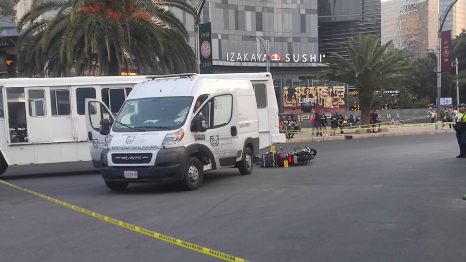 El joven derrapó en la esquina de Reforma y Niza.