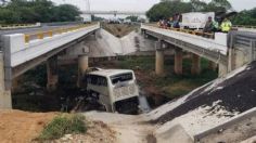 FOTOS: Autobús de doble piso cae de un puente en la carretera La Tinaja-Acayucan: reportan 12 muertos