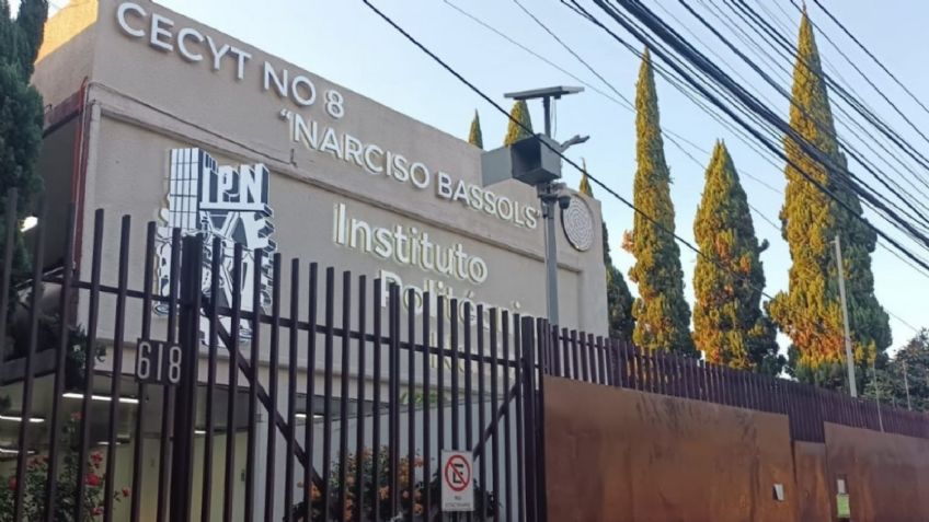 IPN: grupo de jóvenes irrumpe en el CECyT 8 y cierra el plantel tras denuncias de acoso