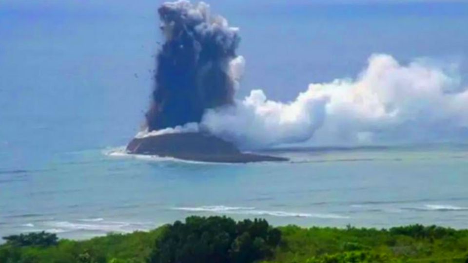 Así luce el nacimiento de una isla.