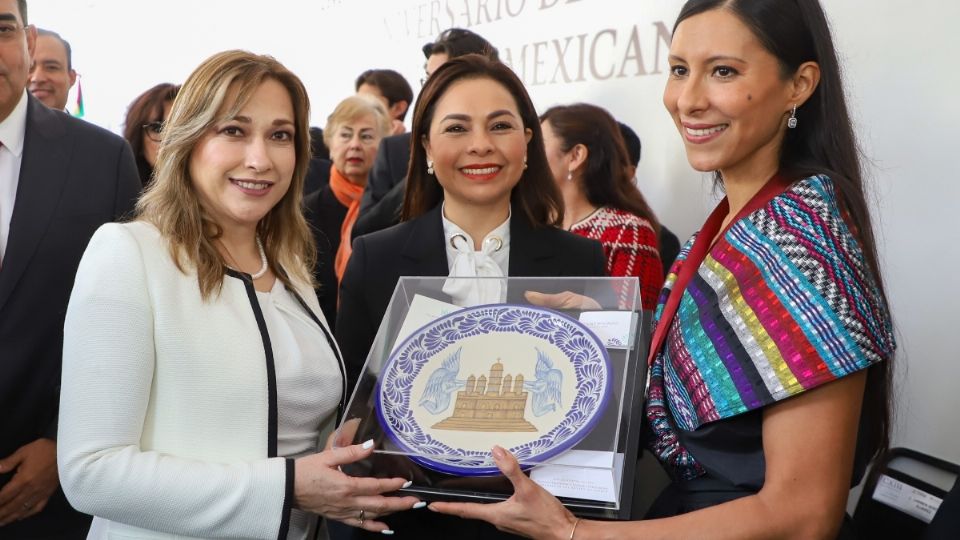 Con Desfile Cívico-Militar y la entrega de la medalla “Carmen Serdán” a la bailarina Elisa Carrillo Cabrera, Puebla conmemoró el 113 Aniversario de la Revolución Mexicana