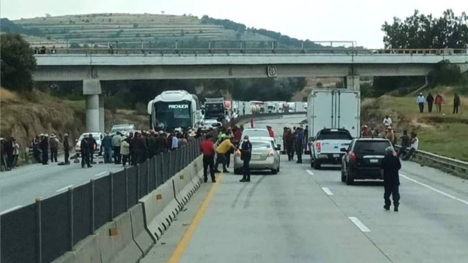 Han bloqueado ambos sentidos de la carretera de peaje Arco Norte.