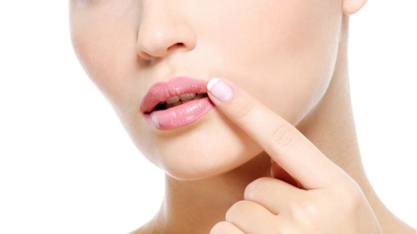 ¿Labios partidos por el frío? haz una crema casera con miel