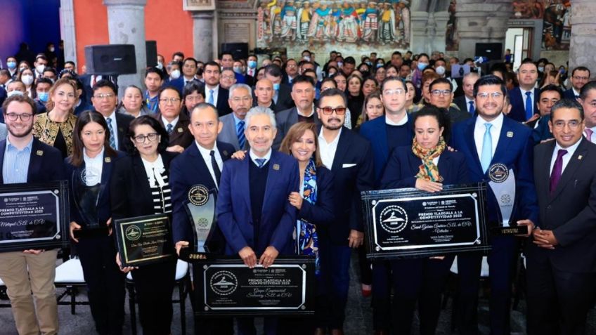 Lorena Cuéllar entrega el Premio Tlaxcala a la Competitividad 2023