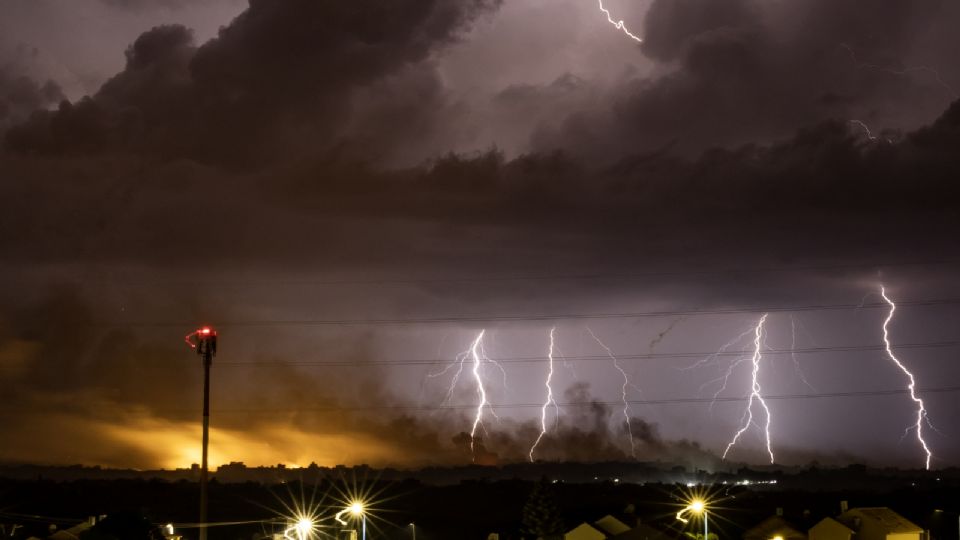 Piden a la población no salir de sus domicilios ante posibles tormentas