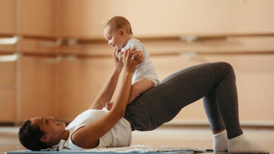 Las madres no deben esperar hasta que termine su cuarentena para hacer algunos ejercicios de rehabilitación