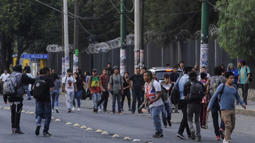 CCH Vallejo de la UNAM suspende clases, denuncian presencia de porros en sus instalaciones