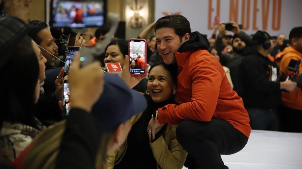 'Nosotros llevamos apenas tres días de precampaña, y por otro lado llevan  seis meses de ilegalidad'