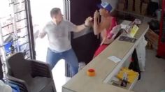 VIDEO: sujeto intenta robar una tienda, pero es recibido a golpes por el dueño