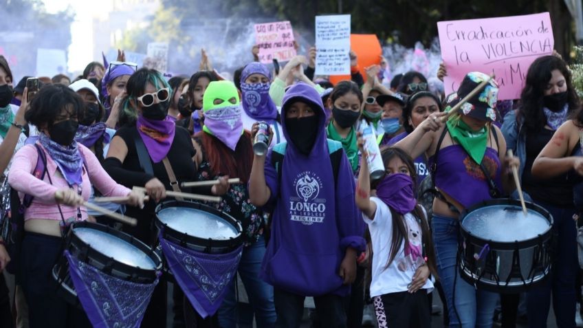 Metro y Metrobús: estaciones cerradas por la marcha feminista del 25N en la CDMX