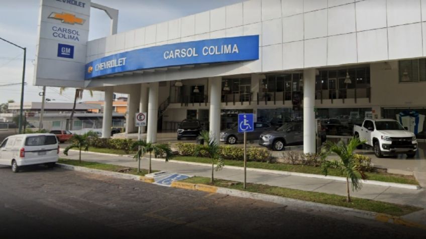 Roban 5 vehículos de lujo de una agencia en Colima