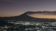 ¿Seres sobrenaturales? Captan misteriosas luces subiendo por las faldas del Popocatépetl | VIDEO