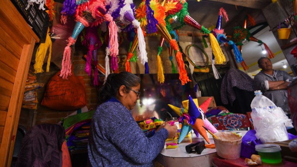 Se estima que cada año hagan 125 mil piñatas