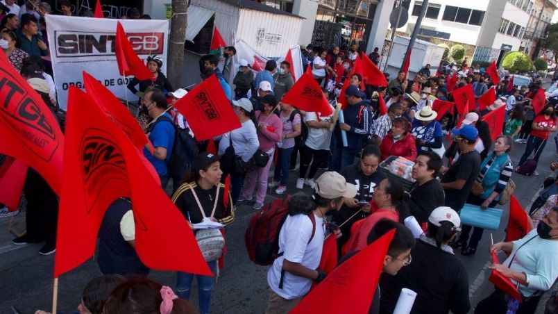 Siguen las manifestaciones por trabajadores del Colegio de Bachilleres.