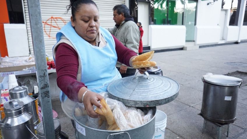 Tamales suben de precio este 2023, se venden hasta en 16 pesos en la CDMX, sin bolillo