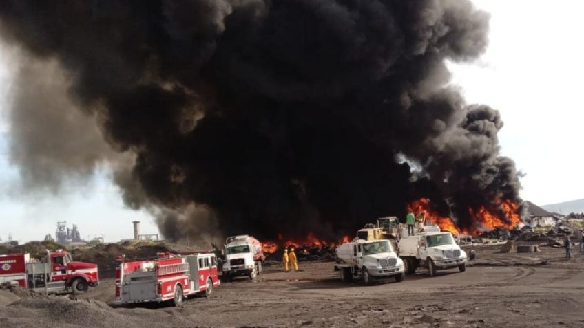 VIDEO: Fuerte incendio consume tiradero de llantas en Monclova