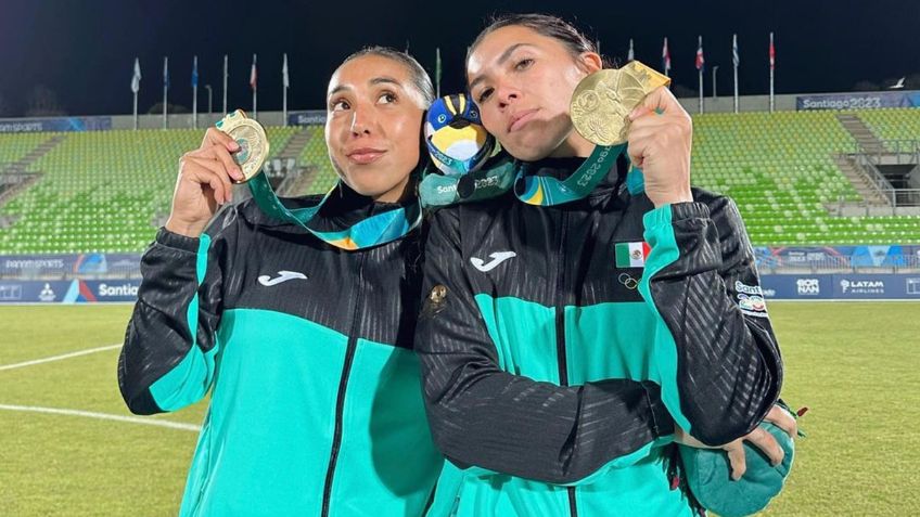 Tras ganar el oro en los Juegos Panamericanos contra Chile, así festejaron las seleccionadas mexicanas