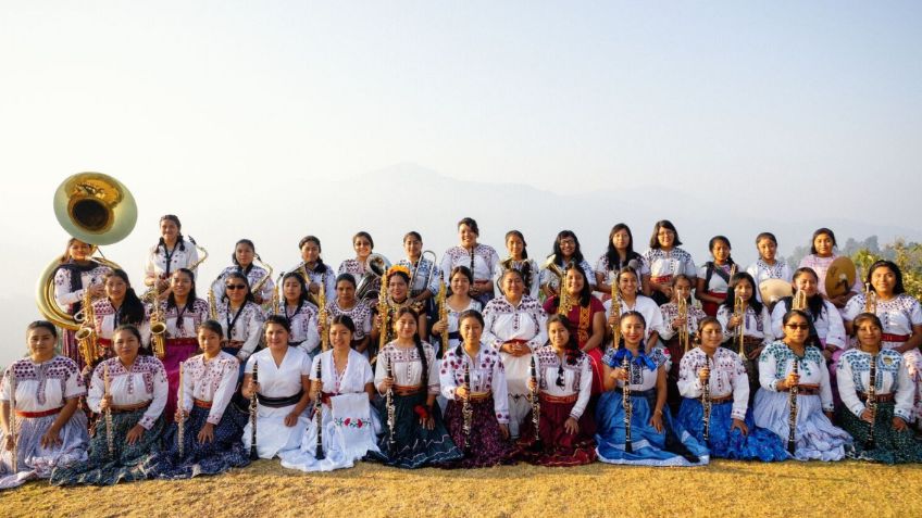 Mujeres del Viento Florido y Mon Laferte unidas, en Bellas Artes